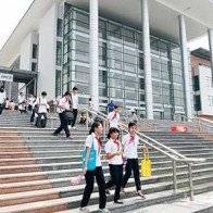 Thầy giáo trượt viên chức vui vẻ ở lại trường Ams