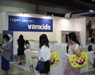 Trưng bày nội thất VanKids tiêu chuẩn châu Âu tại hội chợ Educare