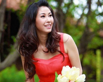 Đường tình lận đận của 3 hoa hậu Việt cùng tuổi