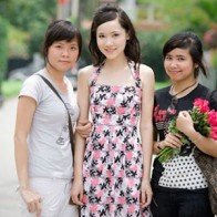 Cô giáo á khôi luyện chữ đẹp như in