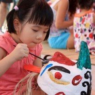 Chơi đồ chơi "rẻ tiền" con tôi vẫn thông minh