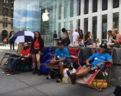 Ifan bắt đầu xếp hàng chờ mua iPhone 6