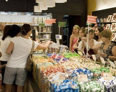 Nga cấm nhập khẩu tất cả sản phẩm bánh kẹo của Ukraine