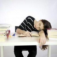 Táo bón, mỏi lưng, lười ăn... dấu hiệu ung thư buồng trứng