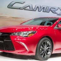 Toyota Camry 2015 đã có giá bán