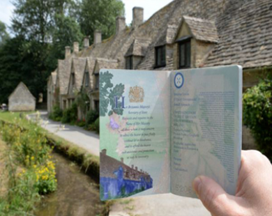 Ngôi làng cổ Bibury được in hình lên hộ chiếu nước Anh