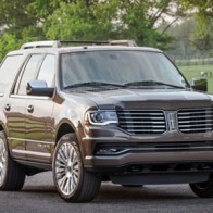 SUV hạng sang cỡ lớn Lincoln Navigator 2015 "ăn xăng" thế nào?