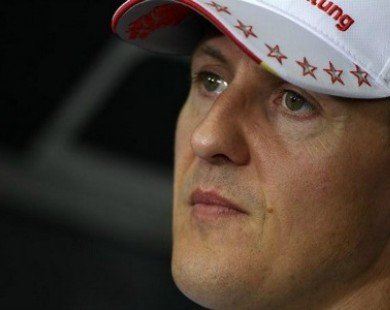 Huyền thoại đua xe Schumacher xuất viện sau 2 lần phẫu thuật
