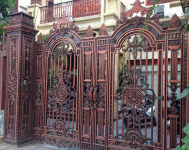Ngắm cổng sắt hàng trăm triệu của những biệt thự tiền tỷ ở Hà Nội