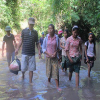 Băng rừng kéo trò đến lớp: "Kỹ năng" tìm trò