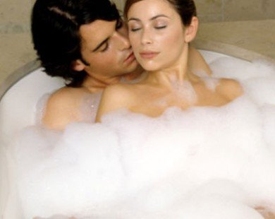 Những điều cần biết khi “yêu” trong bồn tắm