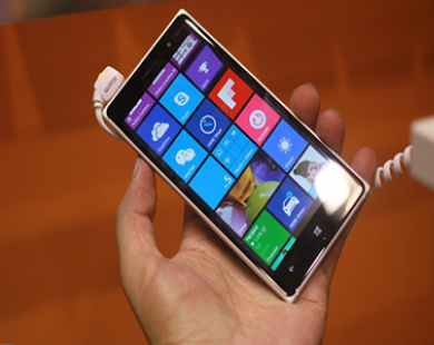 Nokia Lumia 830 chính hãng giá 7,99 triệu tại Việt Nam