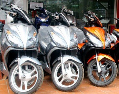 Xe tay ga Honda tăng giá mạnh ở Việt Nam