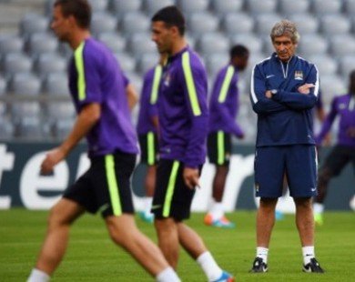 Philipp Lahm: Không việc gì phải hốt hoảng vì Manchester City