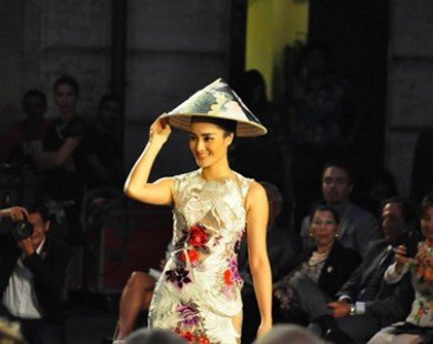 Thời trang Việt Nam rạng rỡ, tỏa sáng tại Rome