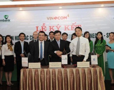 Vietcombank và Smartlink cung cấp dịch vụ bán lẻ cho Vinecom