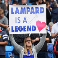 Lampard nén nước mắt sau khi sút tung lưới Chelsea