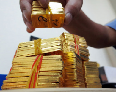 Vàng trong nước đang đắt hơn thế giới 4.8 triệu đồng/ lượng
