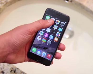 Iphone 6 có thể ngâm nước trong một phút