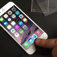 Touch ID trên iPhone 6 lại bị ’bẻ khóa’