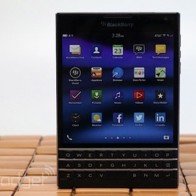 Ảnh thực tế BlackBerry Passport màn hình vuông