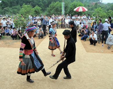 Truyền dạy làn điệu dân ca của dân tộc thiểu số tại Hà Giang, Lai Châu