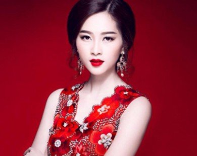 4 mỹ nhân tỏa sắc với váy ’made in Việt Nam’