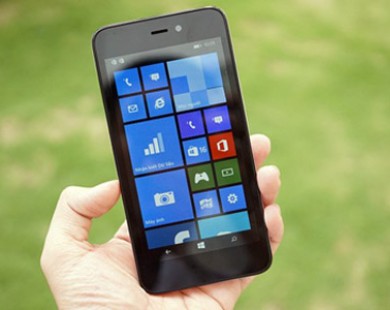 Mở hộp smartphone Windows Phone màn hình 5 inch rẻ nhất ở VN
