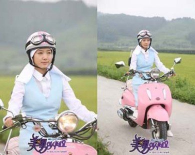 Sao Hàn đáng yêu khi lái xe máy trong phim