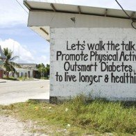 Sự tụt dốc của đất nước từng dùng đôla làm giấy vệ sinh