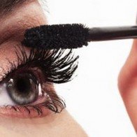 Chọn dáng cọ mascara hoàn hảo cho mi dày cong vút