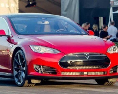 Tesla Model S P85D mạnh hơn cả siêu xe chính thức trình làng