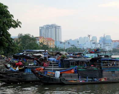 Chợ nổi miền Tây cập bến Sài Gòn