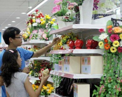 Sôi động giảm giá khuyến mại nhân Ngày Phụ nữ Việt Nam