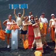 Tour du lịch trượt ván trên ngọn núi lửa đầy nguy hiểm