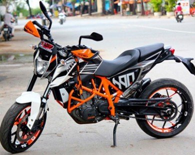 KTM 690 sơn mâm màu cam đen của biker Sài Gòn