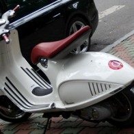 Vespa 946 với biển số đuôi tứ quý 9 ở Hà Nội