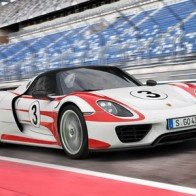 Siêu xe Porsche 918 Spyder gần như "cháy hàng"