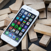 Review iPhone 6 Plus theo phong cách Quang Lê khiến cư dân mạng cười ngất