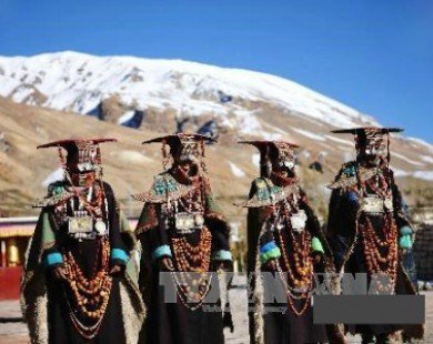 Bộ trang phục cổ Burang 1000 năm tuổi của người Tây Tạng