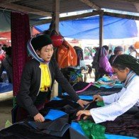 Hàng hóa nào bán chạy nhất ở chợ vùng cao?