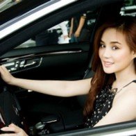 Những lưu ý với phái đẹp khi lái ô tô