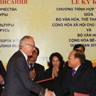 Hội đàm giữa Bộ trưởng Bộ VHTTDL Việt Nam với Bộ trưởng Bộ Văn hóa Belarus