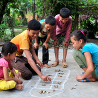 5 trò chơi dân gian gắn với tuổi thơ 8X và 9X