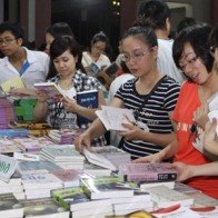 Năm tựa sách văn học, truyện tranh bán chạy trong tháng Mười