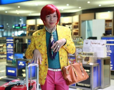 Thái Hòa với tóc hồng bồng bềnh múa cột trong phim hài “Để Hội tính”