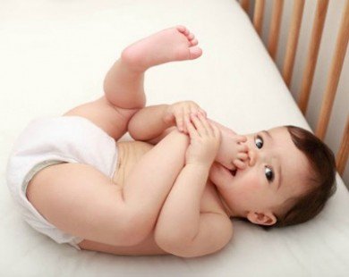 Cách chăm trẻ sơ sinh không bị hăm tã mùa lạnh
