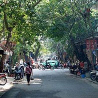 Khách Tây tiết lộ bí quyết shopping ở Hà Nội