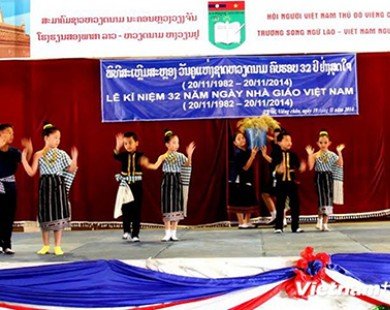 Hoạt động kỷ niệm Ngày Nhà giáo Việt Nam tại Vientiane