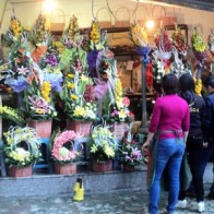 Hà Nội: Hoa tươi tăng giá mạnh vẫn “hút khách” dịp 20/11